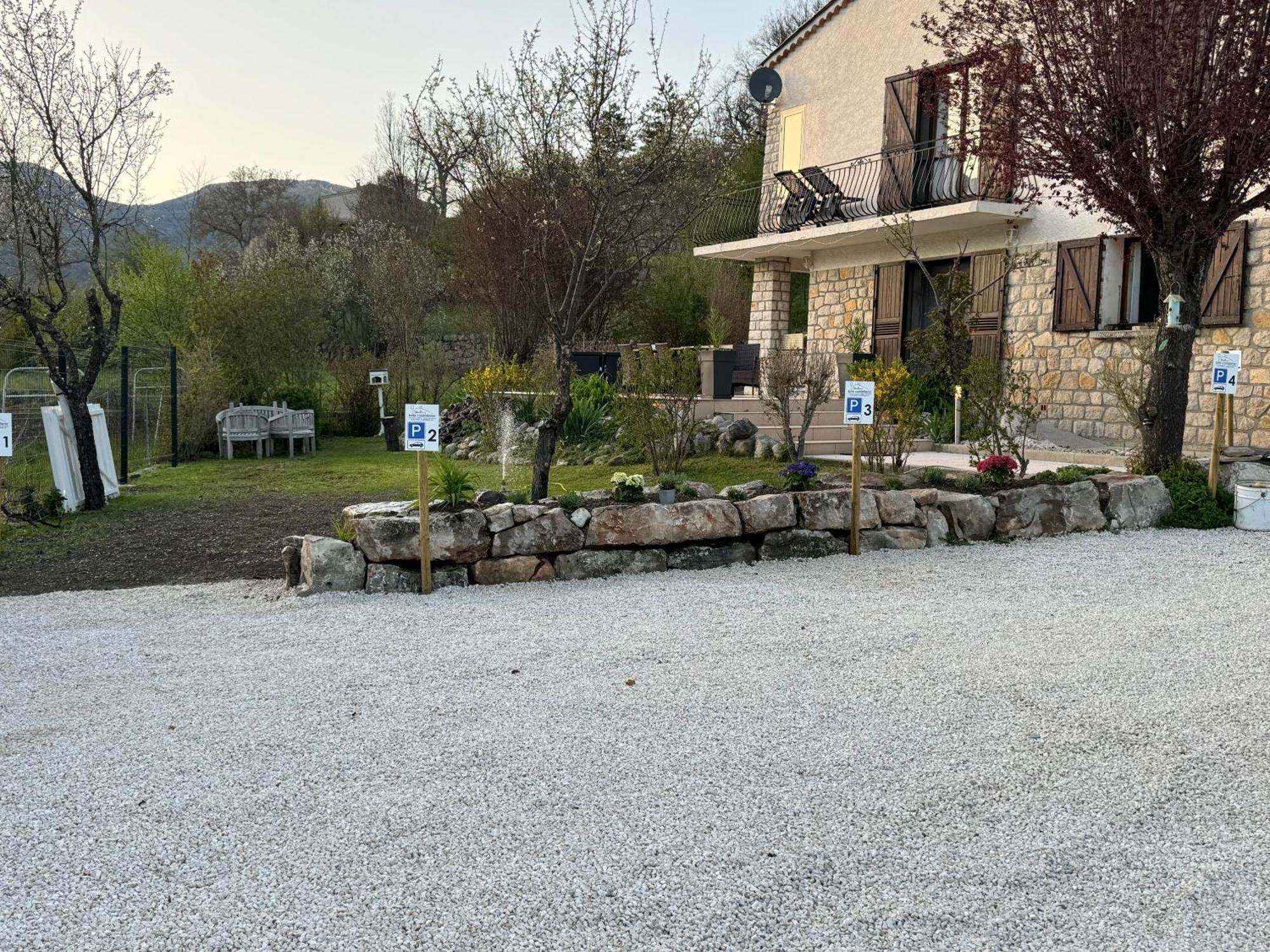 Bnb Castellane Chambre D'Hotes B&B Экстерьер фото